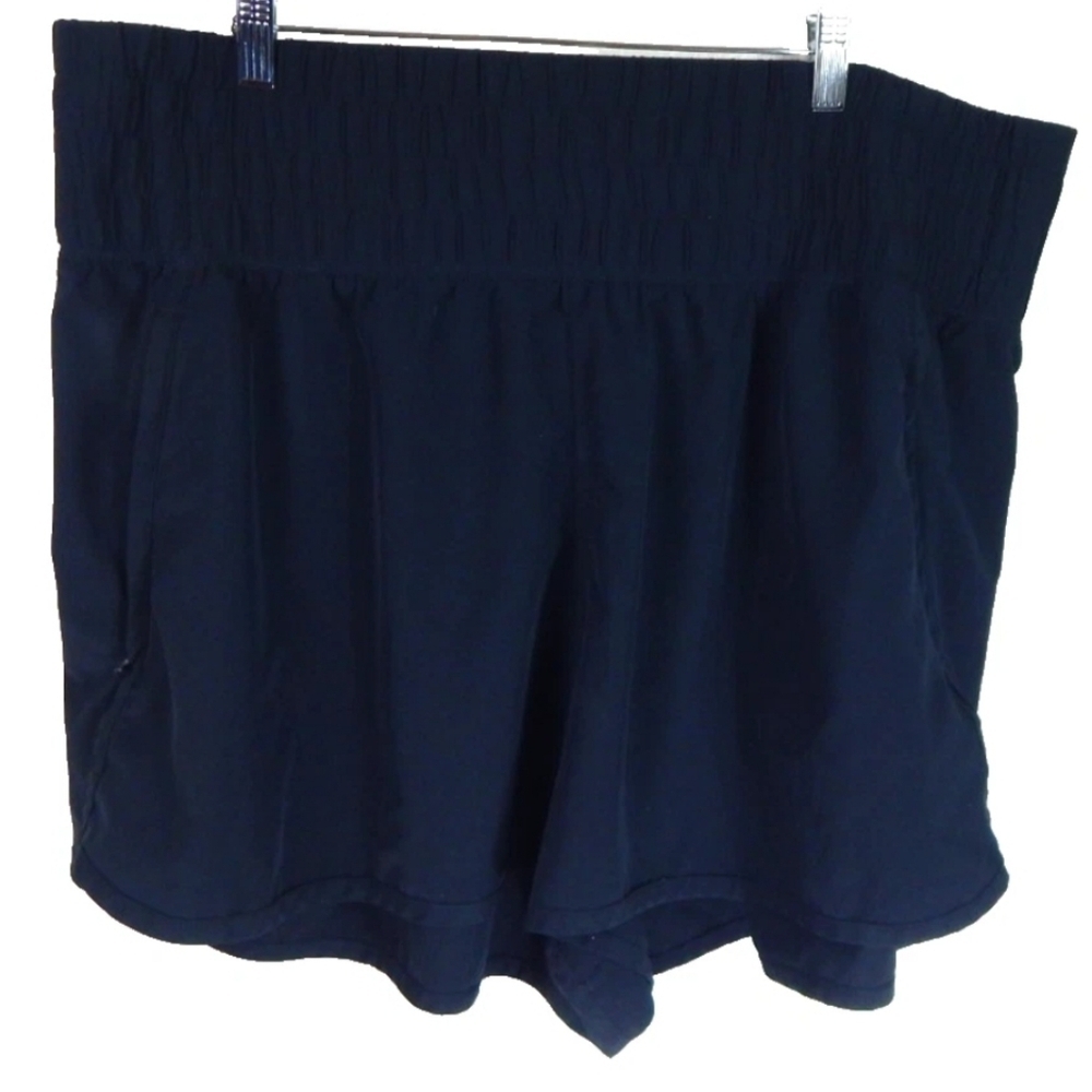YPB Motiontek High Rise Shorts - Picture 2 of 4